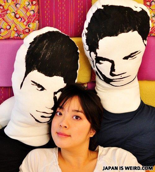 Twilight_pillow_05
